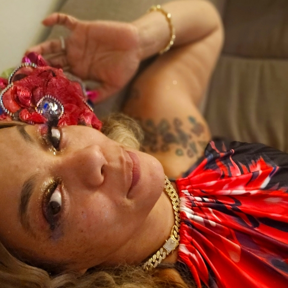 Meet your Posher, HellavaBlingBling - Picture 4 of 7